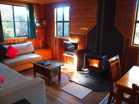 Cradle Mountain Highlanders - Australian Directory 42