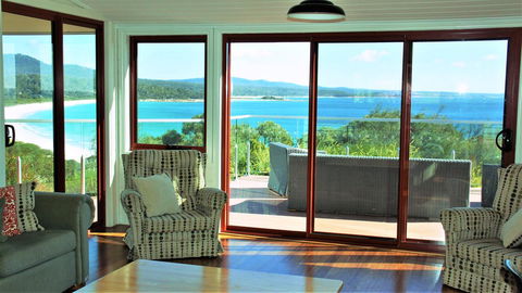 DOLPHIN LOOKOUT COTTAGE - Amazing Views Of The Bay Of Fires - Australian Directory 14