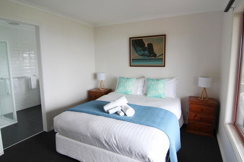 DOLPHIN LOOKOUT COTTAGE - Amazing Views Of The Bay Of Fires - Australian Directory 10