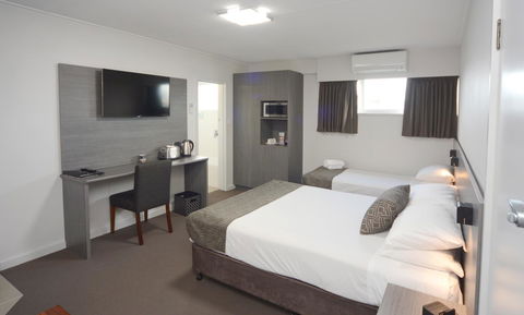 Bridge Hotel - Australian Directory 5