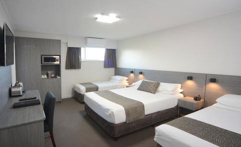 Bridge Hotel - Australian Directory 1