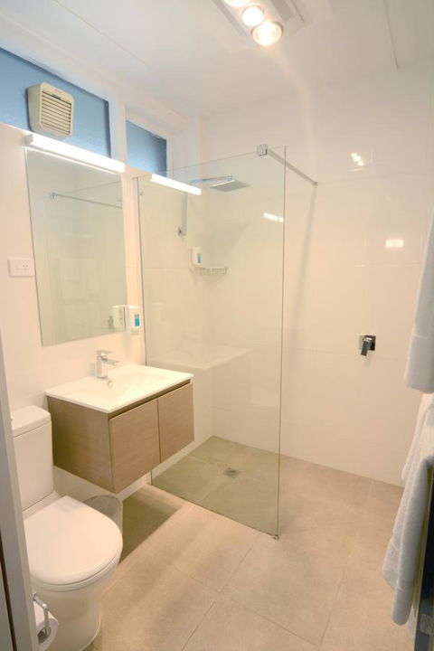 Bridge Hotel - Australian Directory 9