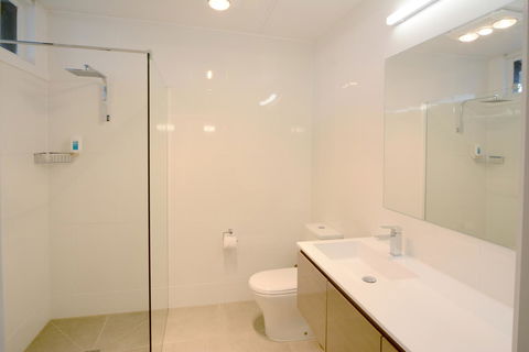 Bridge Hotel - Australian Directory 8