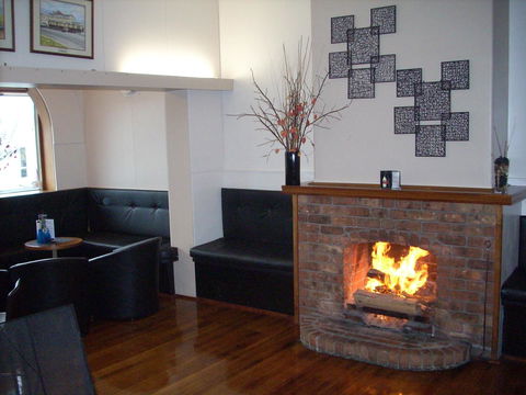 Bridge Hotel - Australian Directory 17