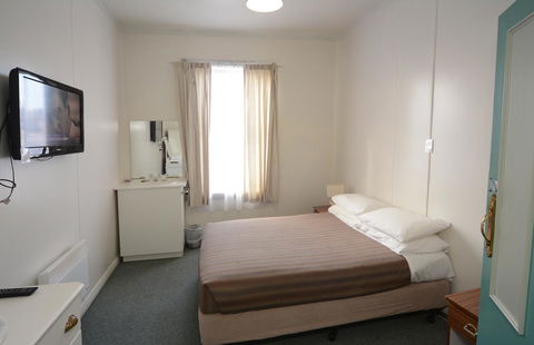 Bridge Hotel - Australian Directory 14