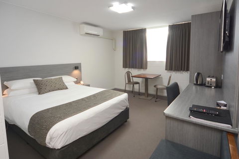 Bridge Hotel - Australian Directory 7