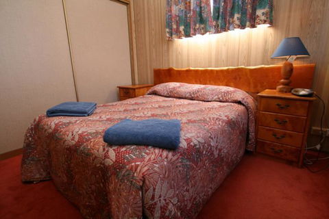 Regatta Point Tavern & Holiday Villas - Australian Directory 44