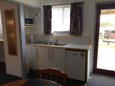 Regatta Point Tavern & Holiday Villas - Australian Directory 17