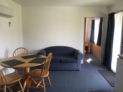 Regatta Point Tavern & Holiday Villas - Australian Directory 21