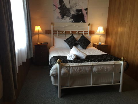 Regatta Point Tavern & Holiday Villas - Australian Directory 14