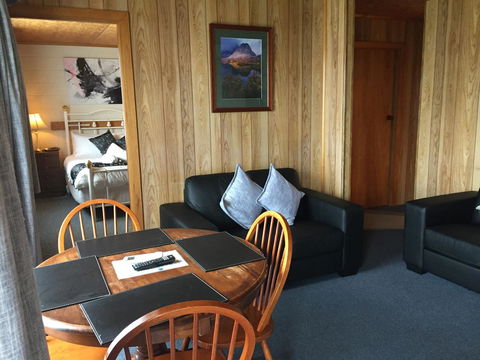Regatta Point Tavern & Holiday Villas - Australian Directory 13