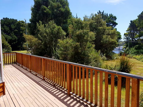 Regatta Point Tavern & Holiday Villas - Australian Directory 32