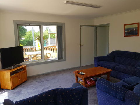 Regatta Point Tavern & Holiday Villas - Australian Directory 29