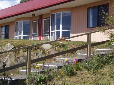 Regatta Point Tavern & Holiday Villas - Australian Directory 2