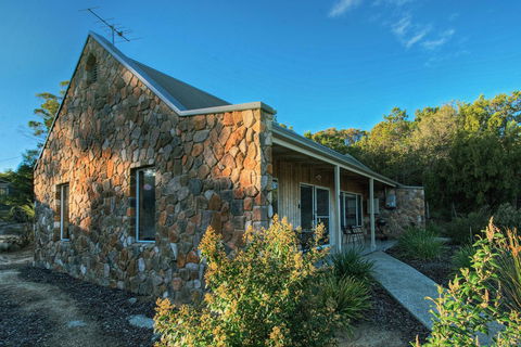 Freycinet Stone Studio 5 - Australian Directory 9