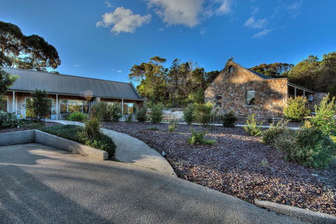 Freycinet Stone Studio 5 - Australian Directory 11