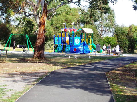 Hawley Beach Escape - Australian Directory 23