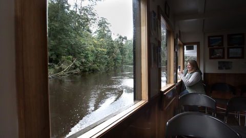 Arthur Riverfront And Sea Lodge Downstream - Australian Directory 28