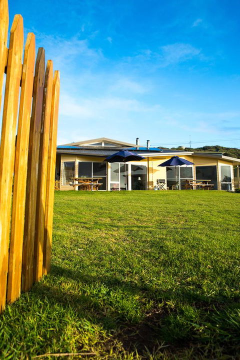 Arthur Riverfront And Sea Lodge Downstream - Australian Directory 18