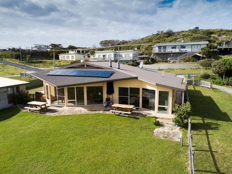 Arthur Riverfront And Sea Lodge Downstream - Australian Directory 4