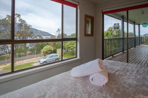Cove Beach Apartment 2 - Australian Directory 13