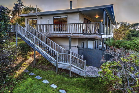 Cove Beach Apartment 2 - Australian Directory 7