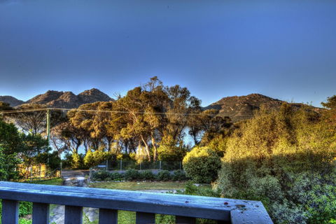 Cove Beach Apartment 2 - Australian Directory 5