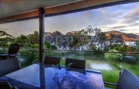 Cove Beach Apartment 2 - Australian Directory 0