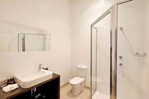 Ikon Hotel - Australian Directory 33