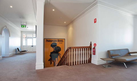 Ikon Hotel - Australian Directory 5