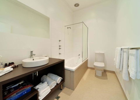 Ikon Hotel - Australian Directory 18