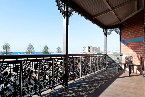 Ikon Hotel - Australian Directory 26