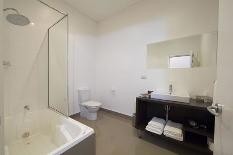 Ikon Hotel - Australian Directory 14