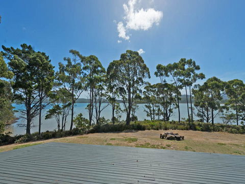 Cloudy Bay Lagoon Estate - Australian Directory 16