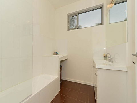 Cloudy Bay Lagoon Estate - Australian Directory 15