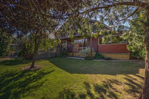 Freedom At Freycinet - Australian Directory 12