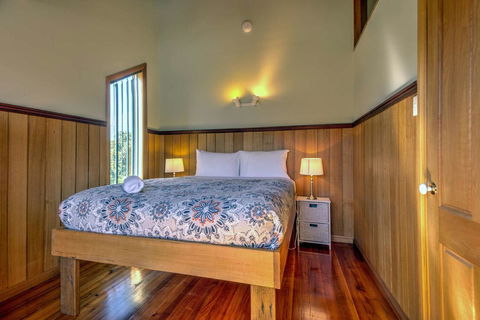 Freedom At Freycinet - Australian Directory 11