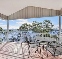 Waterfront Spectacular - Australian Directory