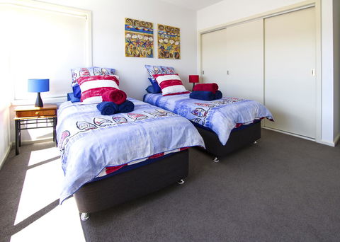 Bellerive Marina View Apartments No 28 - Australian Directory 13