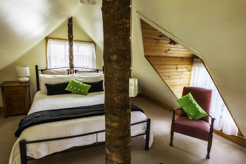 Touchwood Cottages - Australian Directory 31