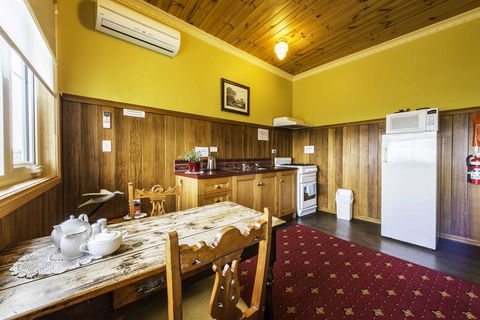 Touchwood Cottages - Australian Directory 39