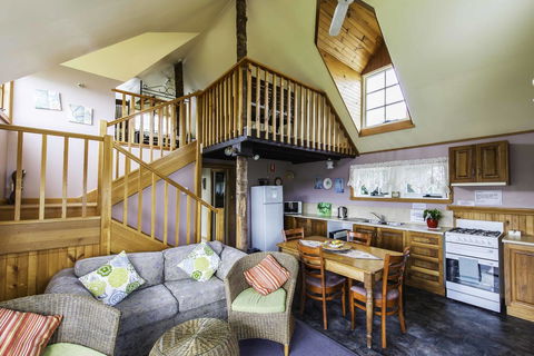 Touchwood Cottages - Australian Directory 29