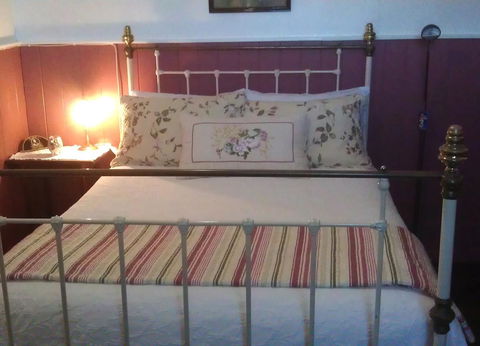Touchwood Cottages - Australian Directory 25