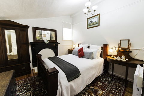 Touchwood Cottages - Australian Directory 13