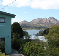 Coles Bay Waterfronter 2 - Australian Directory