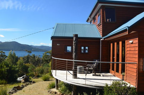 The Tree House - Australian Directory 4