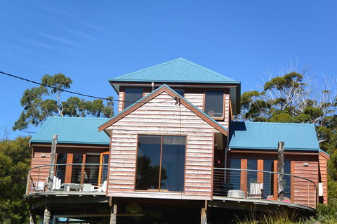 The Tree House - Australian Directory 6