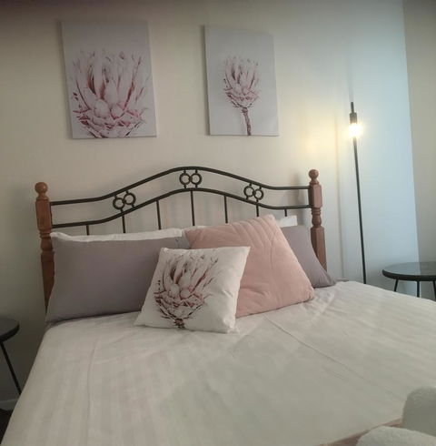 3ree- Spacious & Charming Apartment - Australian Directory 3