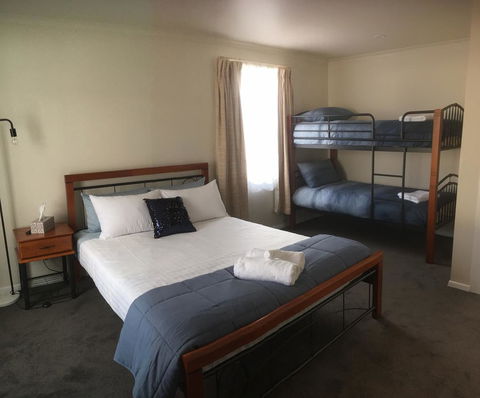3ree- Spacious & Charming Apartment - Australian Directory 2