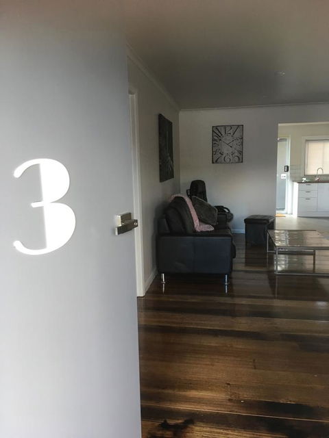 3ree- Spacious & Charming Apartment - Australian Directory 15